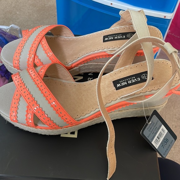 BRAND NEW Womens wedges - Picture 4 of 6